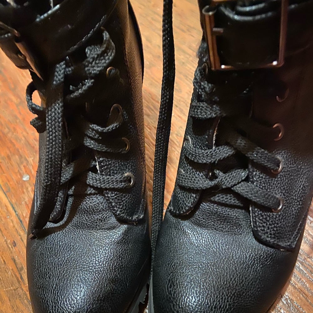 Shoes - Picture 3 of 3